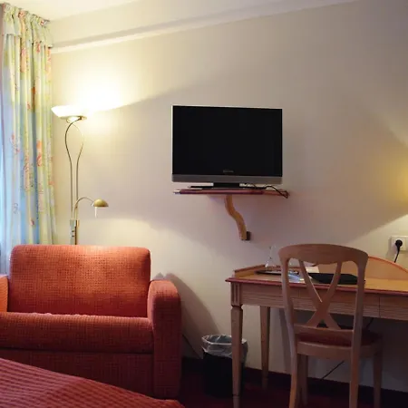 Schwarzwalder Hof فندق 3*